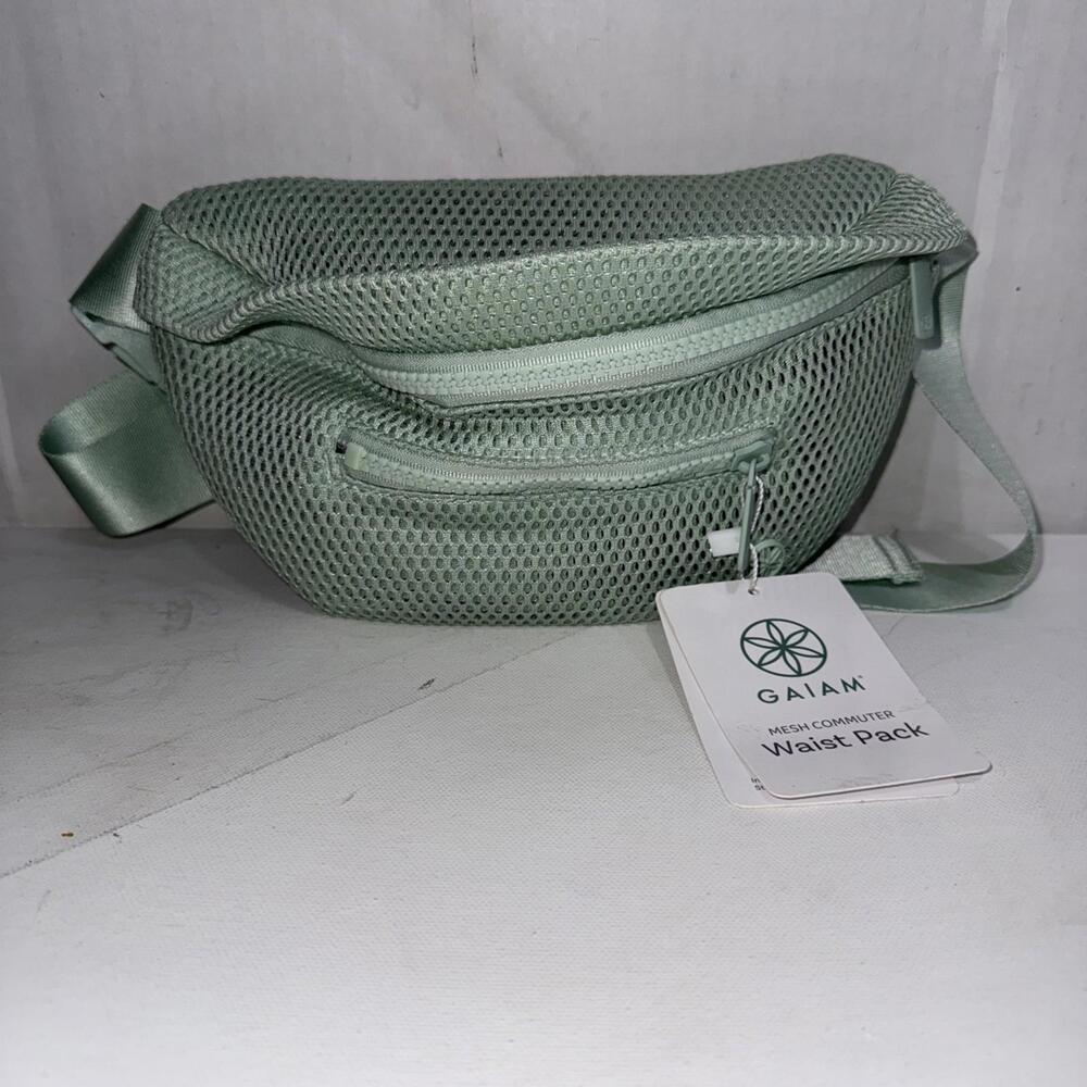 GAIAM Crossbody Belt Bag Adjustable Microfiber Mint/Green Waist Fanny Pack NWT